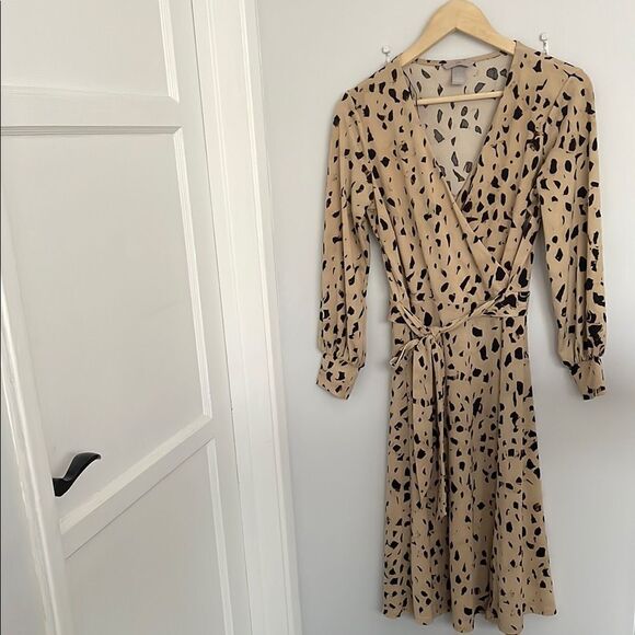 H&M Elegant Tan and Black leopard print Wrap Dress women size M - Picture 1 of 11